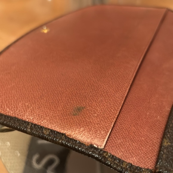 Louis Vuitton Pouch - Picture 7 of 10